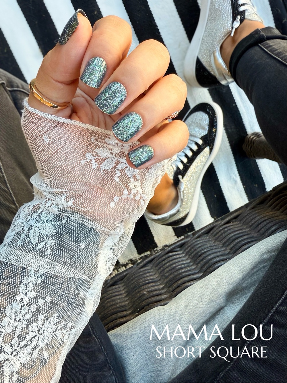 Red Aspen Glitter Green Press-On Nail Dashes